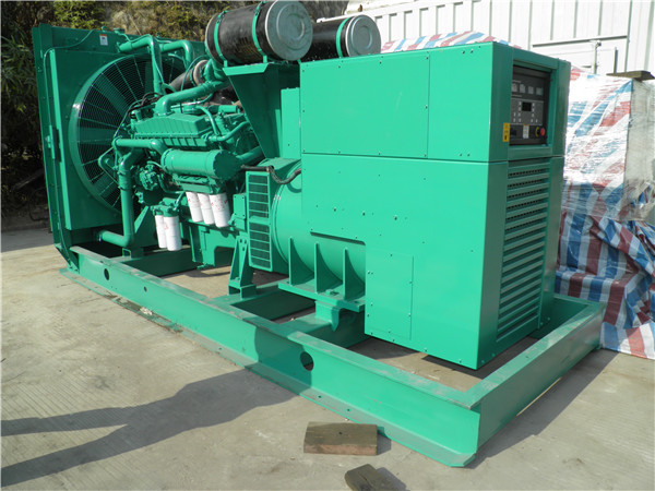 平阴发电车出租-柴油发电机组在使用的过程中应该做好哪些防护工作
