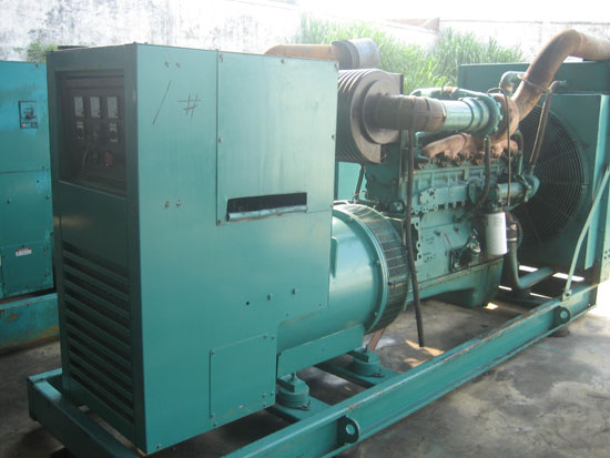 平阴租赁发电机- 发电机碳刷磨损的原因是什么