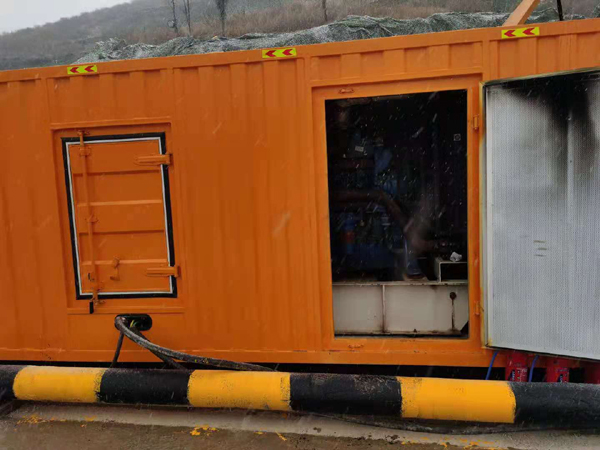 平阴发电车出租-应急柴油发电机组选什么样的比较好？