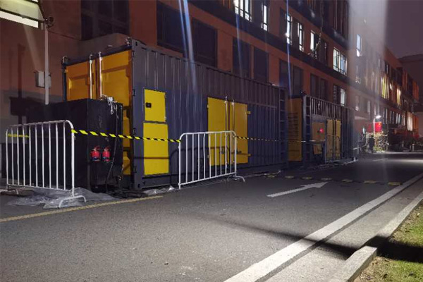 平阴柴油发电机组的输出电压是如何调节的？