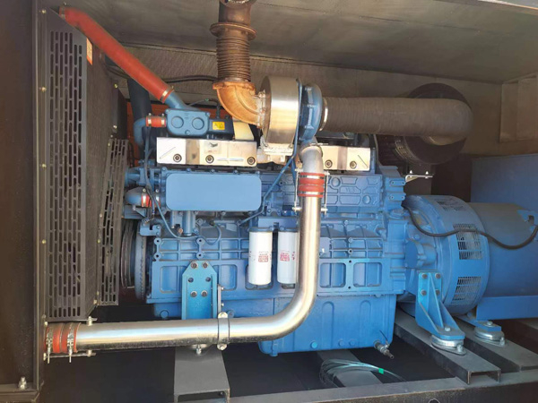 平阴燃油消耗率与进气温度的具体关系是什么？